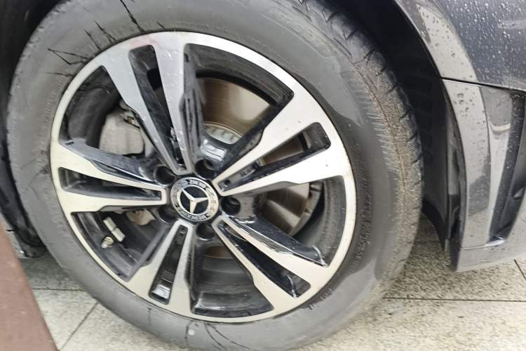 Used Mercedes-Benz C-Class 2020 C 260 Sport Edition Right Front Wheel Hub