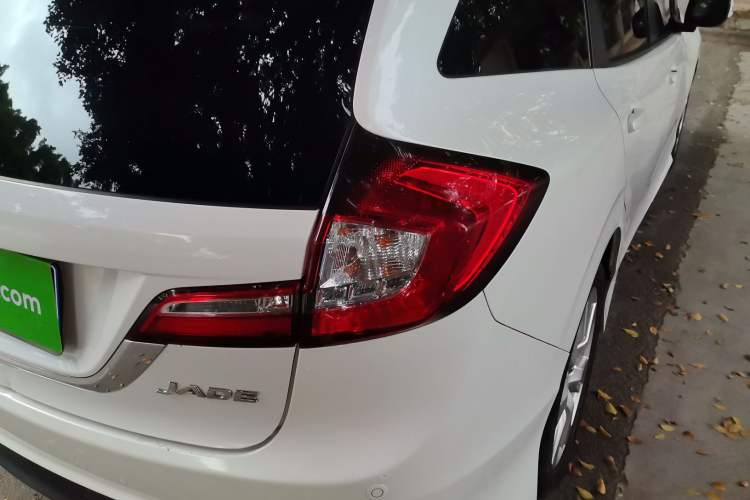 Used Honda Jade 2016 1.8L Automatic Comfort Elite Version 5 Seats Exterior 1