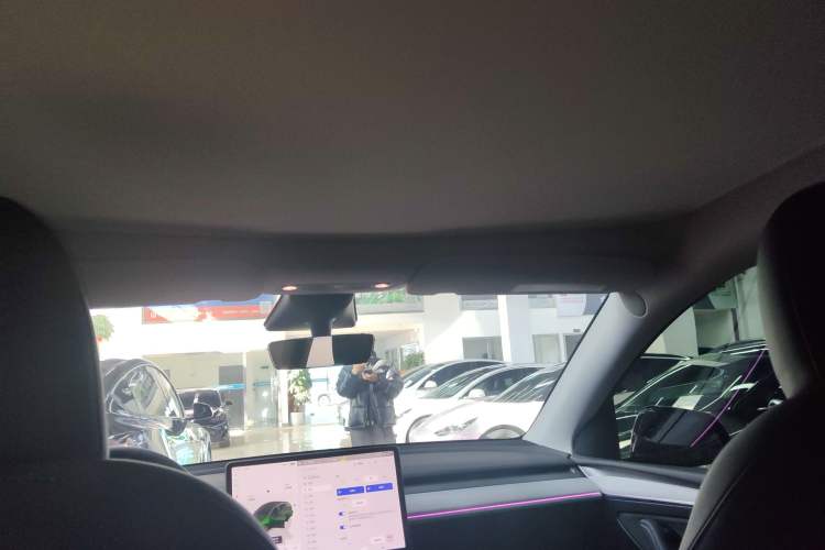 Used Tesla Model Y 2023 Long-Range All-Wheel-Drive Version