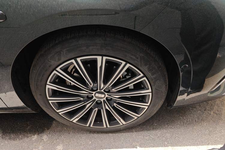 Used Geely Galaxy 8 2025 130km EM-P Starship Edition Right Front Wheel Hub