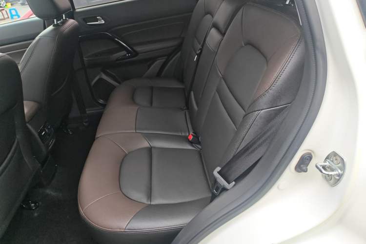 Used GAC Trumpchi GS4 2017 200T Manual Two-Wheel Drive Luxury Edition
