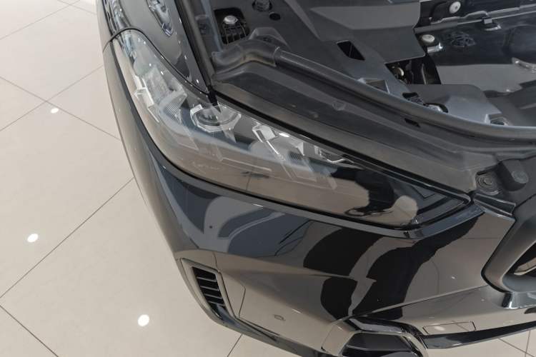 Used BMW X5 2023 xDrive 30Li Luxury M Sport Night Edition Package Right Front Headlight
