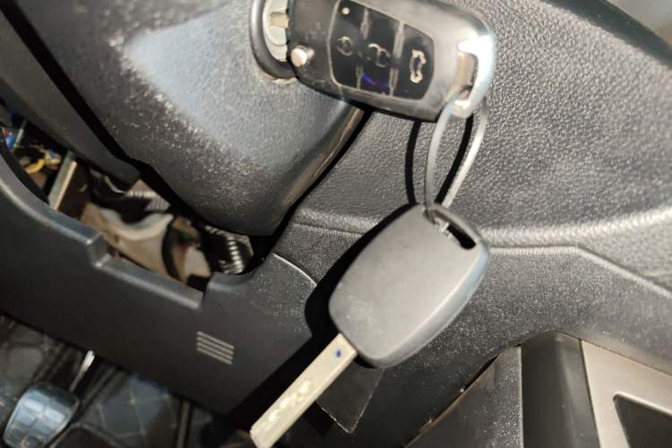 Used Haima M3 2016 1.5L Manual Comfort Model with Sunroof
