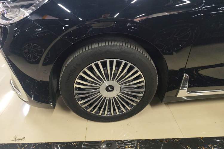 Used VOYAH Dream 2025 PHEV Four-Wheel Drive Excellence Kunpeng Edition Exterior 4