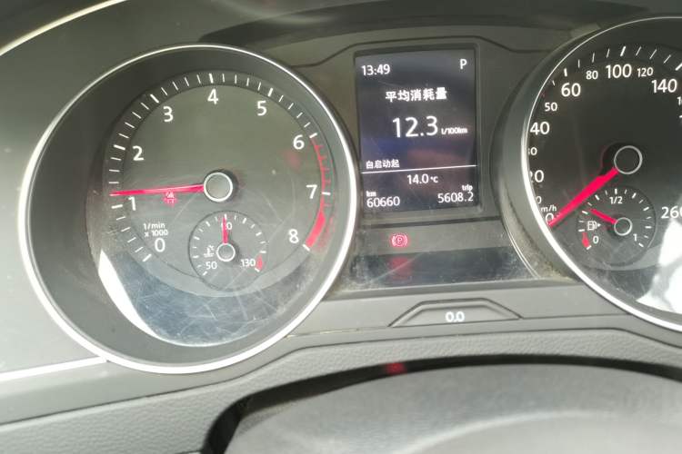 Used Volkswagen Magotan 2020 280TSI DSG Comfort Edition Odometer Close Up