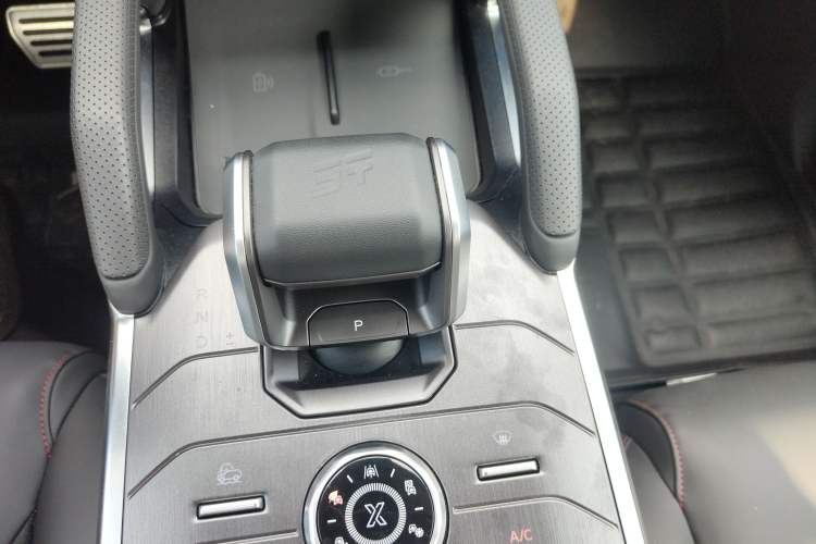 Used JETOUR Traveler 2023 2.0T All-Wheel Drive Conquer PRO