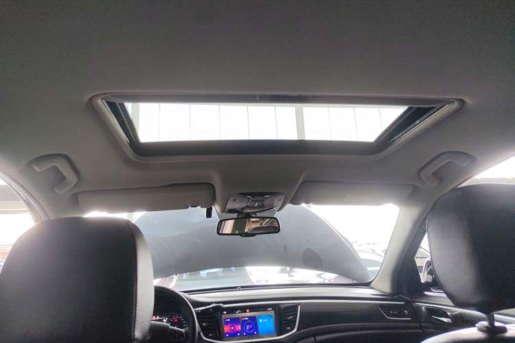 Used GAC Trumpchi GS7 2017 320T Two-Wheel-Drive Luxury Model Headliner