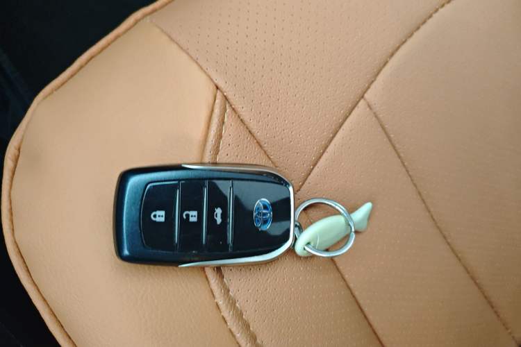 Used Toyota Levin 2017 Revised Dual-Engine 1.8H GS E-CVT Elite Sunroof Version China V Standard