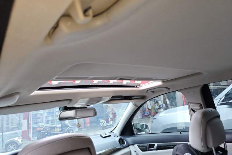 Used Mercedes-Benz C-Class 2011 C 200 CGI Fashion Model
