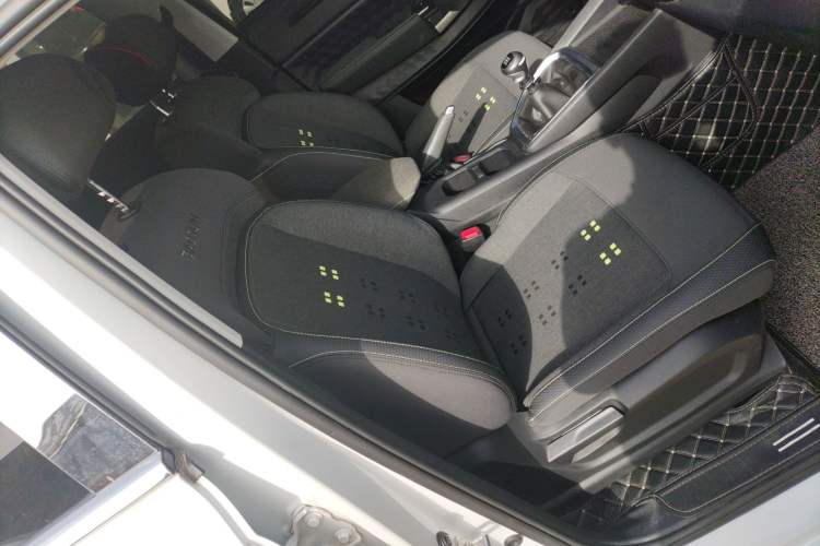 Used Baojun RM-5 2019 1.5L Manual Elite Edition with 24-hour Online Service 5 Seats
