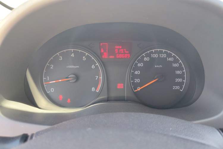 Used Hyundai Verna (older generation) 2010 Sedan 1.4L Manual Comfort GS Instrument Cluster