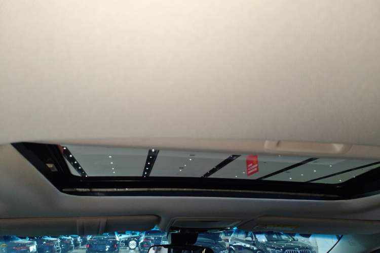 Used Honda Elysion 2022 2.0L eHEV Luxury First Edition