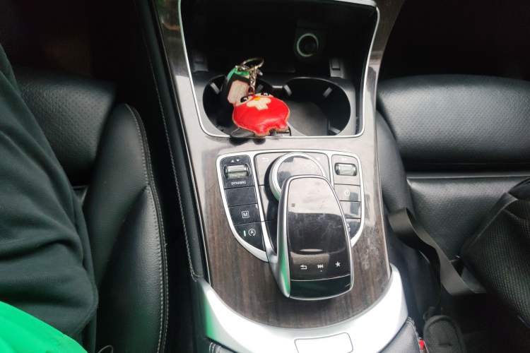 Used Mercedes-Benz GLC 2018 GLC 260 4MATIC Luxury Model Gear Lever