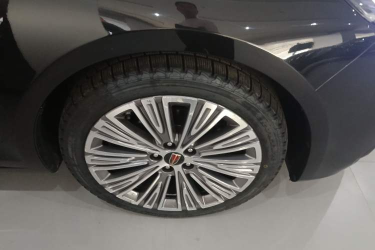 Used Hongqi H5 2022 Classic Model Facelift 1.8T Automatic Smart Connect Flagship Edition Exterior 4