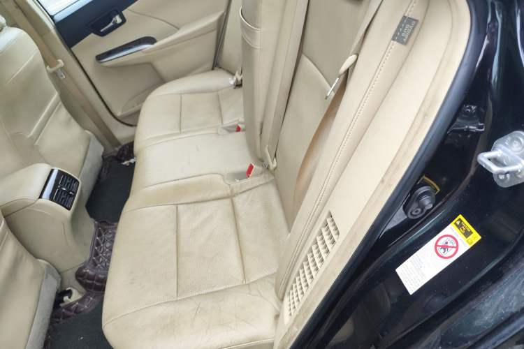 Used Toyota Camry 2015 Dual-Engine 2.5 HG Luxury Navigation Edition Interior 4