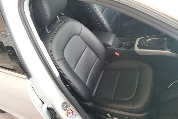 Used Audi A4L 2016 30 TFSI Collector's Edition Automatic Comfort Model
