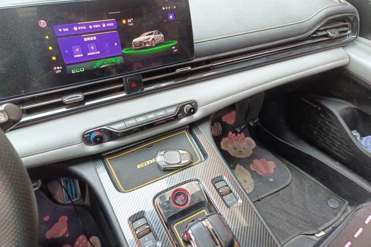 Used GAC Trumpchi EMPOW 2021 270T DCT J16 Version Audio And AC Panel