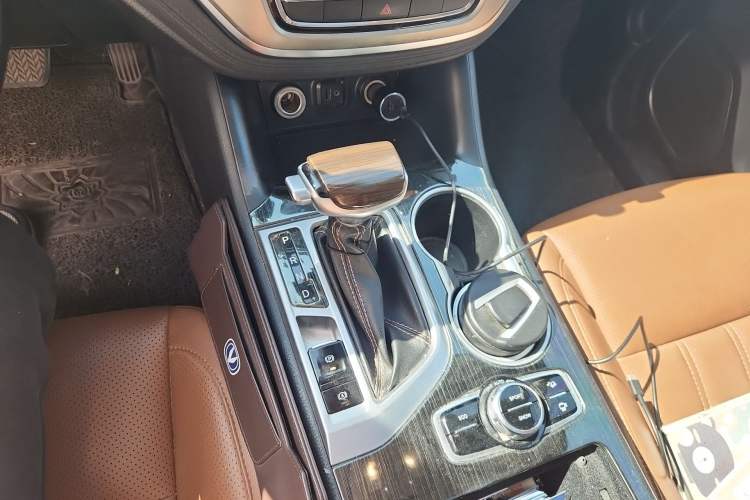 Used CHANGAN CS95 2017 2.0T Four-Wheel Drive SmartDrive Edition
