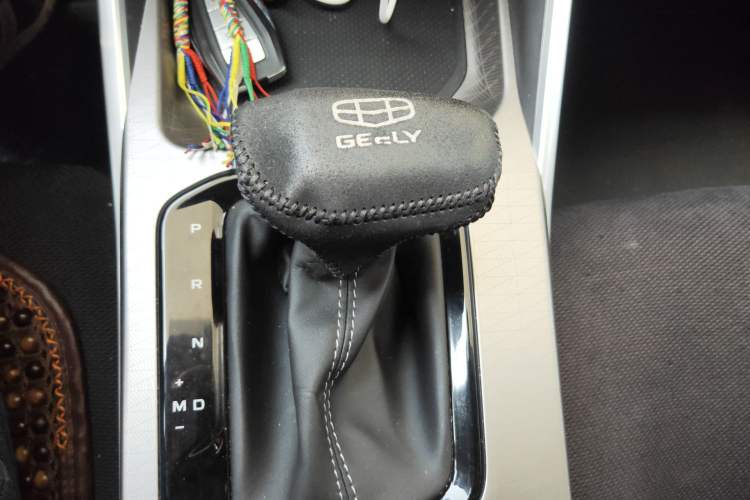 Used Geely Auto Emgrand 2023 4th Generation Champion Edition 1.5L CVT Luxury Model Gear Lever