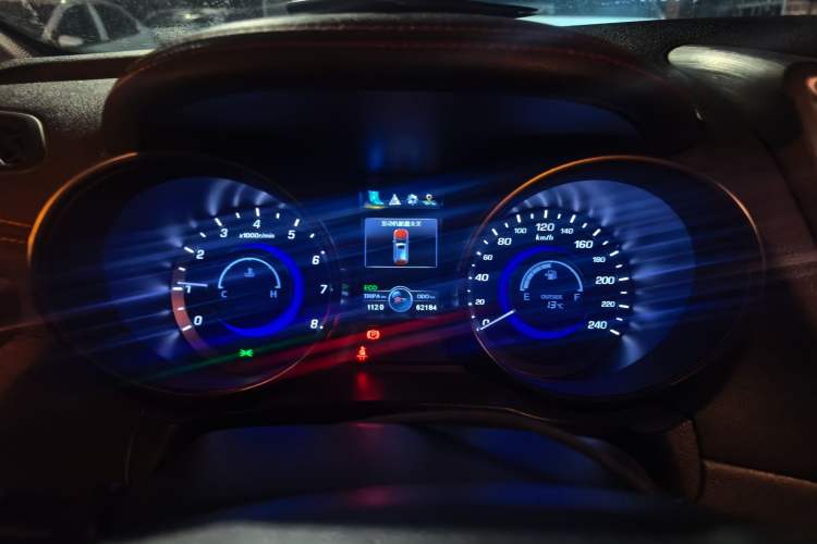 Used Changan CS75 2017 Shangkui Edition 1.5T Manual Fengxiang Model
