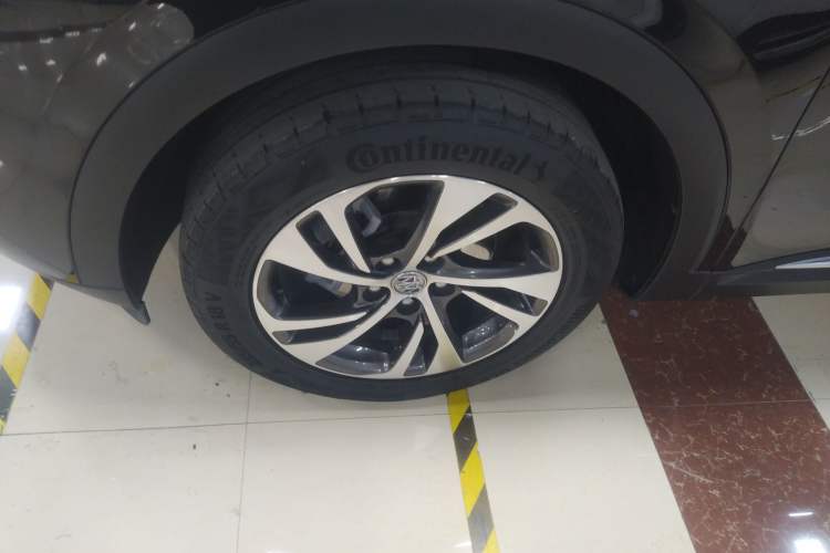 Used Buick Envision 2023 Encore S 552T Two-Wheel Drive Luxury Model
