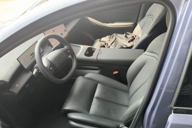 Used Nissan N6 2026 Model 180 Max Left Front Seat