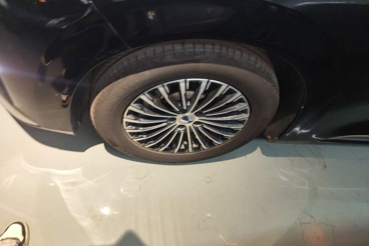 Used Denza D9 2022 DM-i 970 Four-Wheel Drive Flagship Model Exterior 4