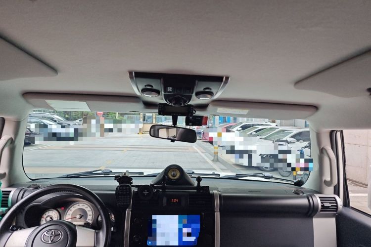 Used Toyota FJ Cruiser 
