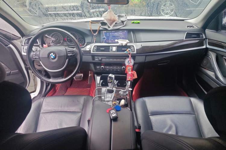 Used BMW 5 Series 2013 525Li Leading Model
