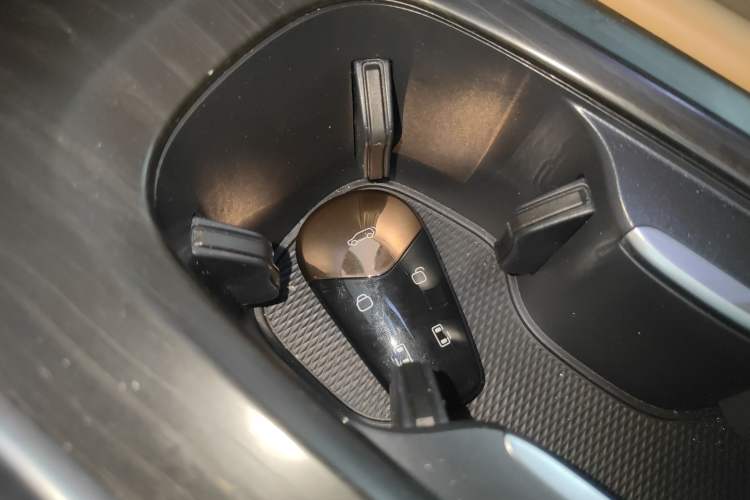 Used VOYAH Dream 2025 PHEV Four-Wheel Drive Excellence Kunpeng Edition