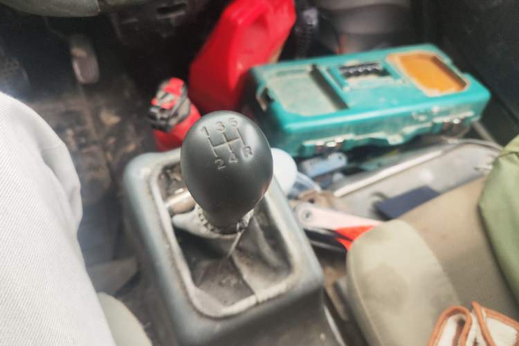 Used Wuling Zhiguang 2010 1.0L New Version Practical Short-Body L2Y Gear Lever