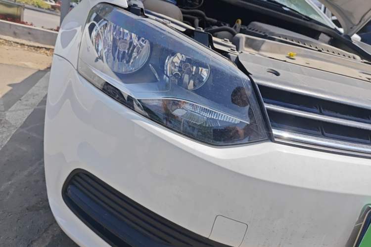 Used Volkswagen Polo 2016 1.4L Automatic Trendy Model Right Front Headlight