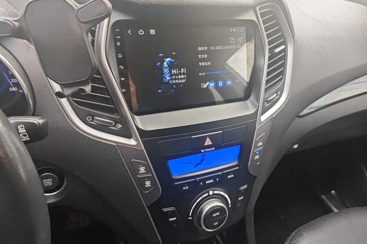 Used Hyundai Santa Fe 2013 2.4L Automatic Two-Wheel Drive Smart Version