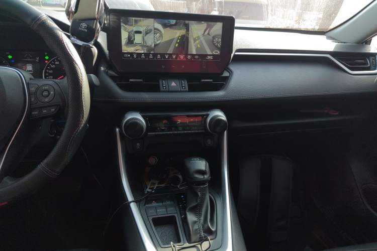 Used Toyota Wildlander 2024 2.0L CVT Two-Wheel Drive Leading Edition
