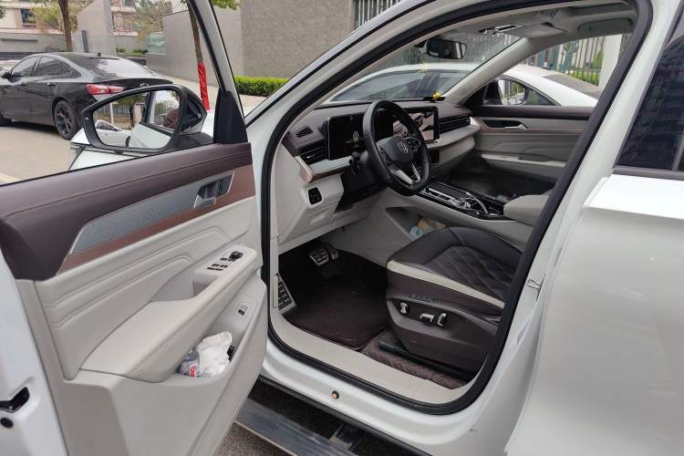 Used Volkswagen Tavendor 2023 380TSI Four-Wheel Drive R-Line Cruise Edition