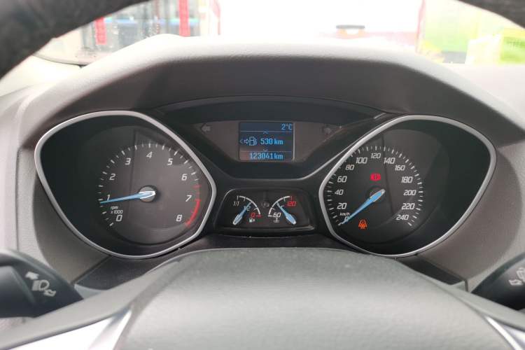 Used Ford Focus 2012 Sedan 1.6L Manual Comfort Model
