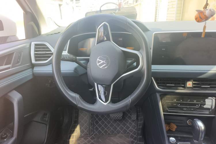 Used Volkswagen Tharu 2023 300TSI Two-Wheel-Drive Moonlight Edition
