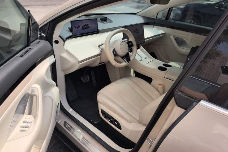 Used Hima Luxeed R7 2025 Range-Extended Version 251 km Max Driver Seat