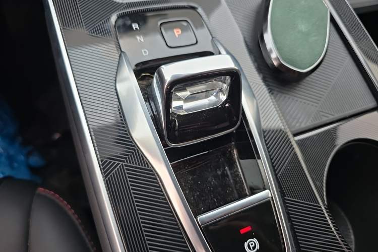 Used GAC Trumpchi EMKOO 2022 1.5T Supernova Max Edition Gear Lever