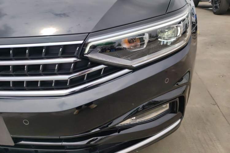 Used Volkswagen Magotan 2023 2 Million Units Limited Edition 330TSI DSG Leading Version Left Front Headlight