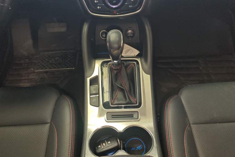 Used CHANGAN CS75 2016 1.8T Automatic Elite Model China V Standard
