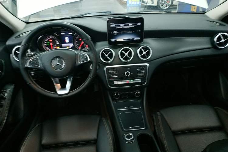 Used Mercedes-Benz GLA 2018 GLA 200 Fashion Model