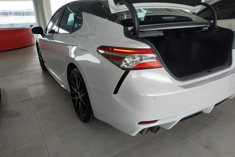 Used Toyota Camry 2021 2.0S FENGSHANG Edition
