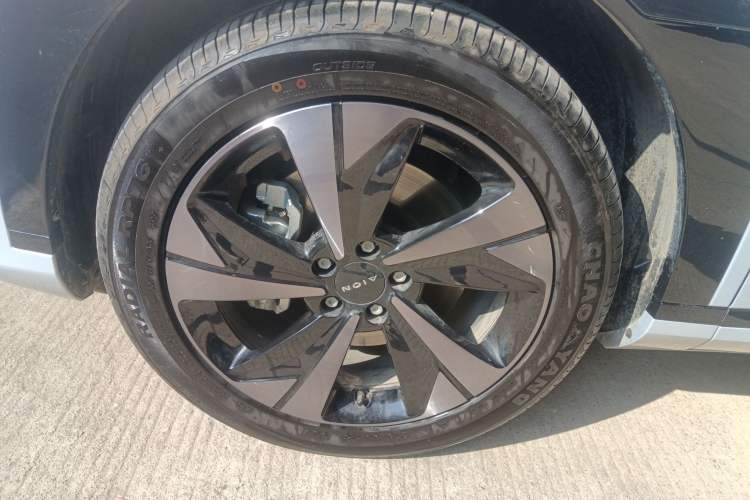 Used AION V 2026 Model Aion Tyrannosaurus Family Edition 520 Zhi Zun Edition
