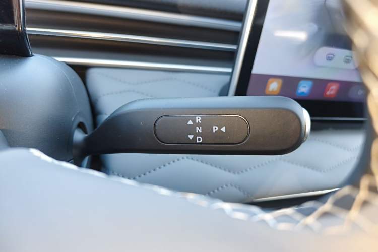 Used Dongfeng NAMMI 01 2024 New Edition 430 Plus Smart+ Gear Lever