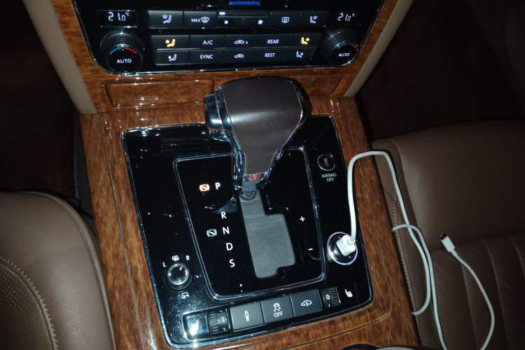 Used Volkswagen Phaeton 2014 3.0L Business Model Gear Lever