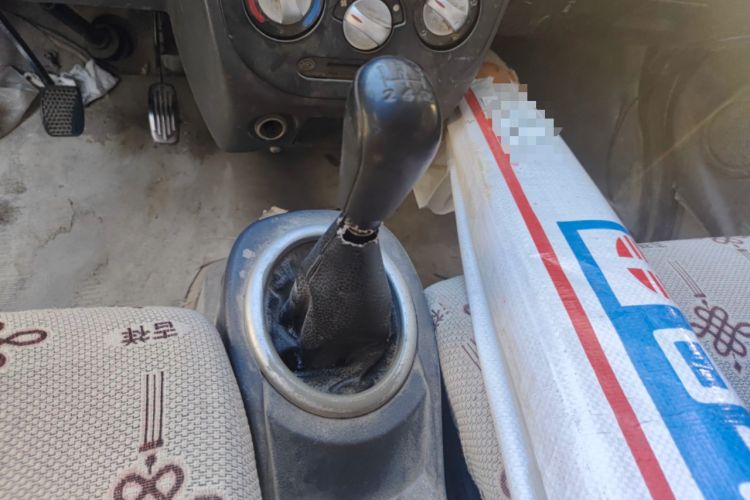 Used BAIC Weiwang 306 2011 1.3L base model 7 seats Gear Lever