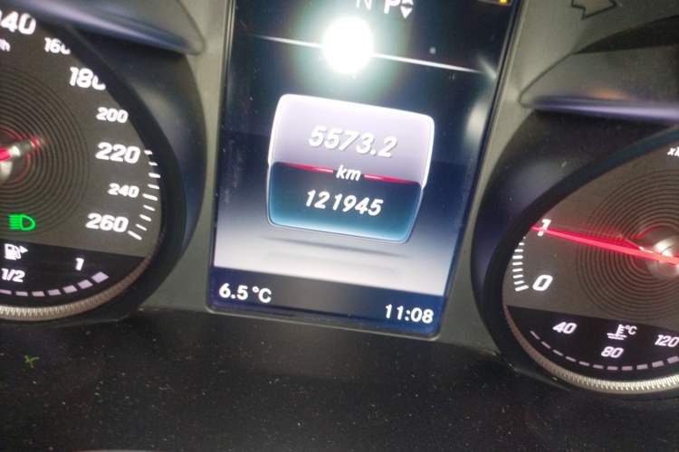 Used Mercedes-Benz GLC 2016 GLC 260 4MATIC Luxury Model