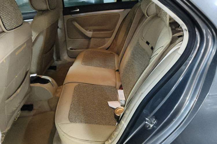 Used Volkswagen Sagitar 2009 1.6L Automatic Fashion Edition
