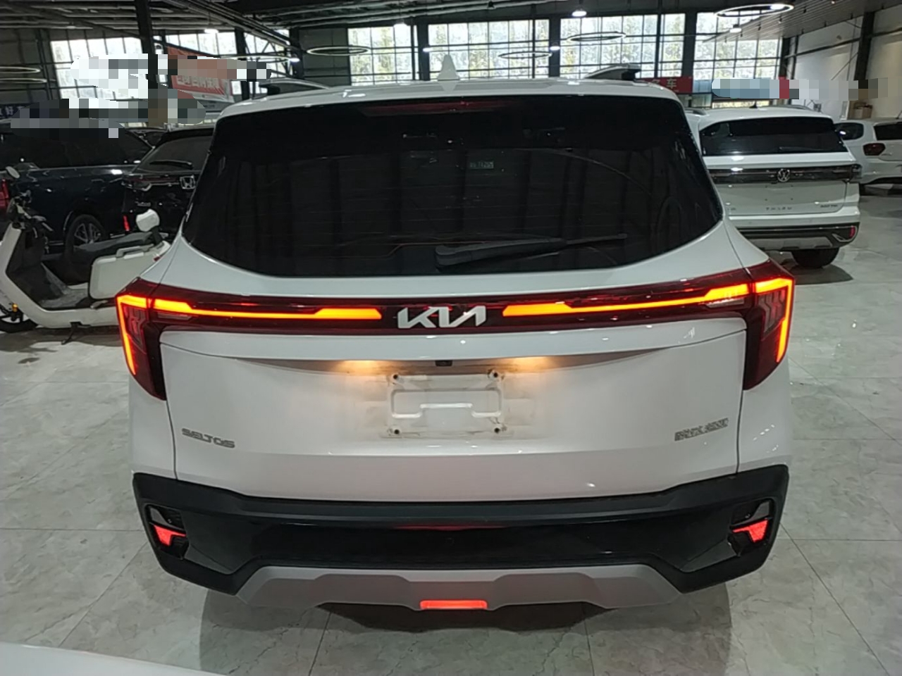 Kia Seltos 2023 1.5L CVT Luxury Edition - Luxury — снимка 5